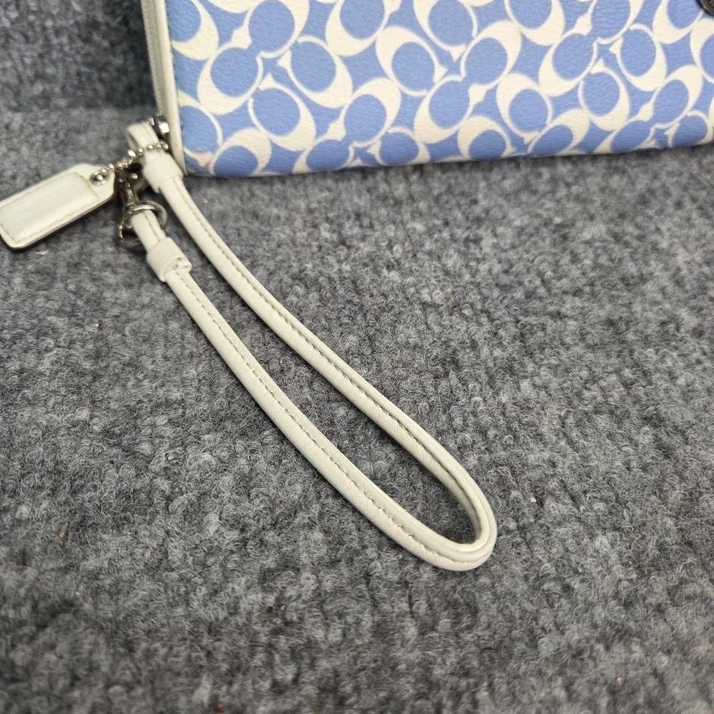 Coach Logo Light Blue & White Zip Around Wristlet Wallet Signature C y2K